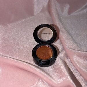 New MAC Cosmetics Dazzleshadow Shade: Let’s Roll